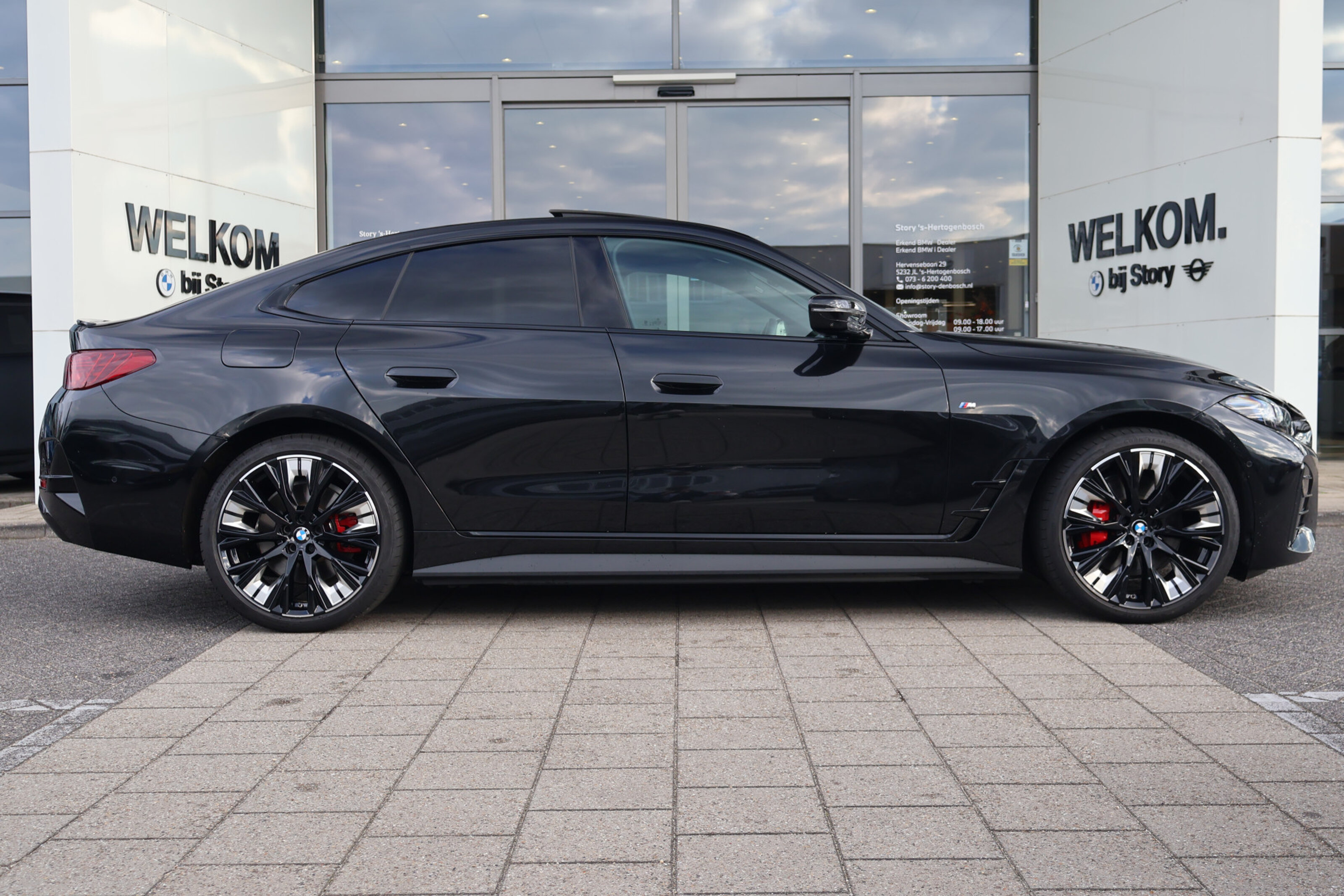 BMW i4 8