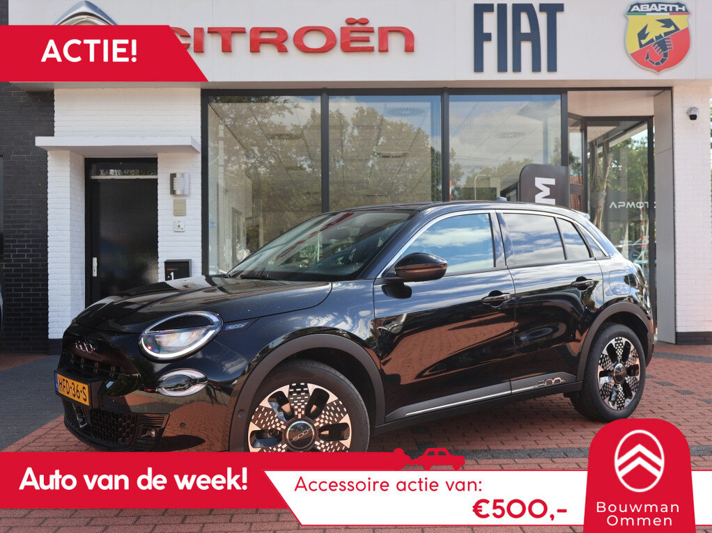 Fiat 600 *Auto van de Week!* Mild Hybrid Turbo Charged 145PK Automaat La Prima, Rijklaarprijs | Navigatie | Camera | Lichtmetalen wielen