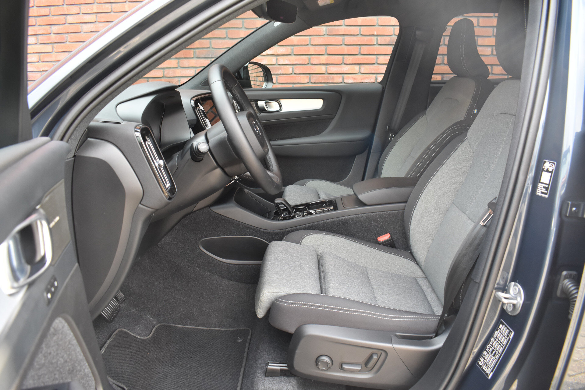 Volvo XC40 B4 211PK Plus Dark - Afbeelding 4