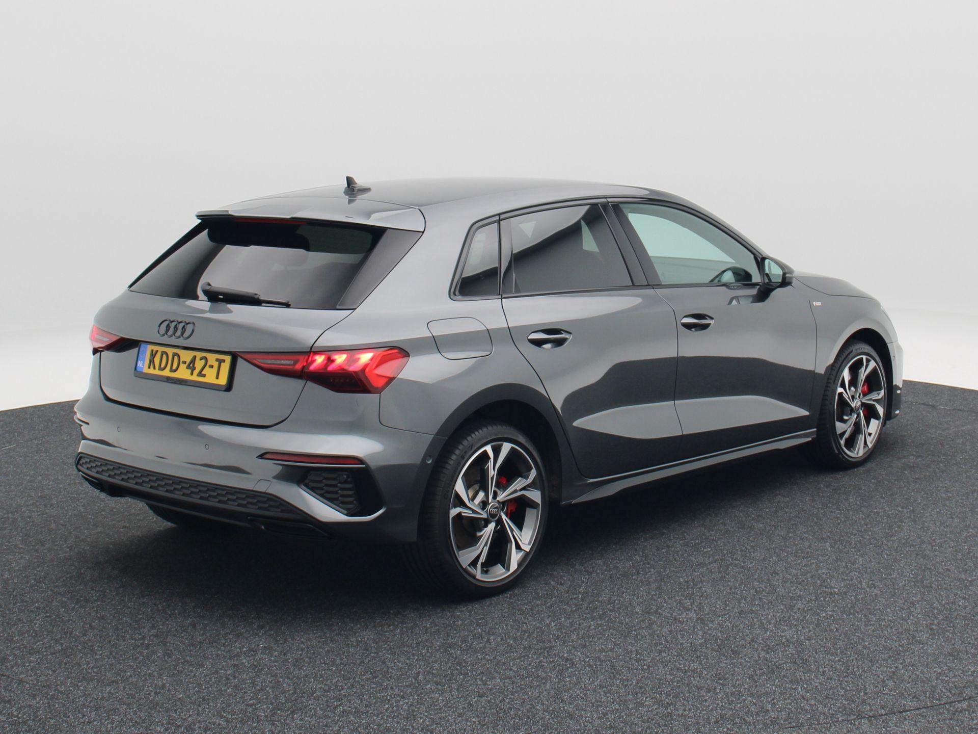 Audi A3 Sportback 45 TFSi  e 245 Pk S line Competition - Afbeelding 3