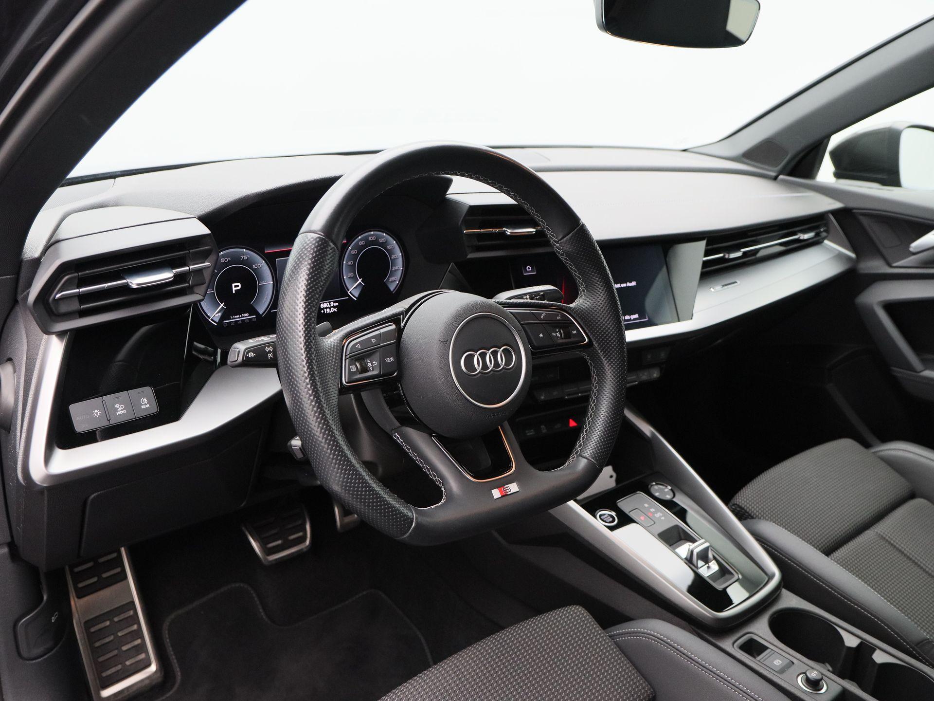 Audi A3 Sportback 45 TFSi  e 245 Pk S line Competition - Afbeelding 4
