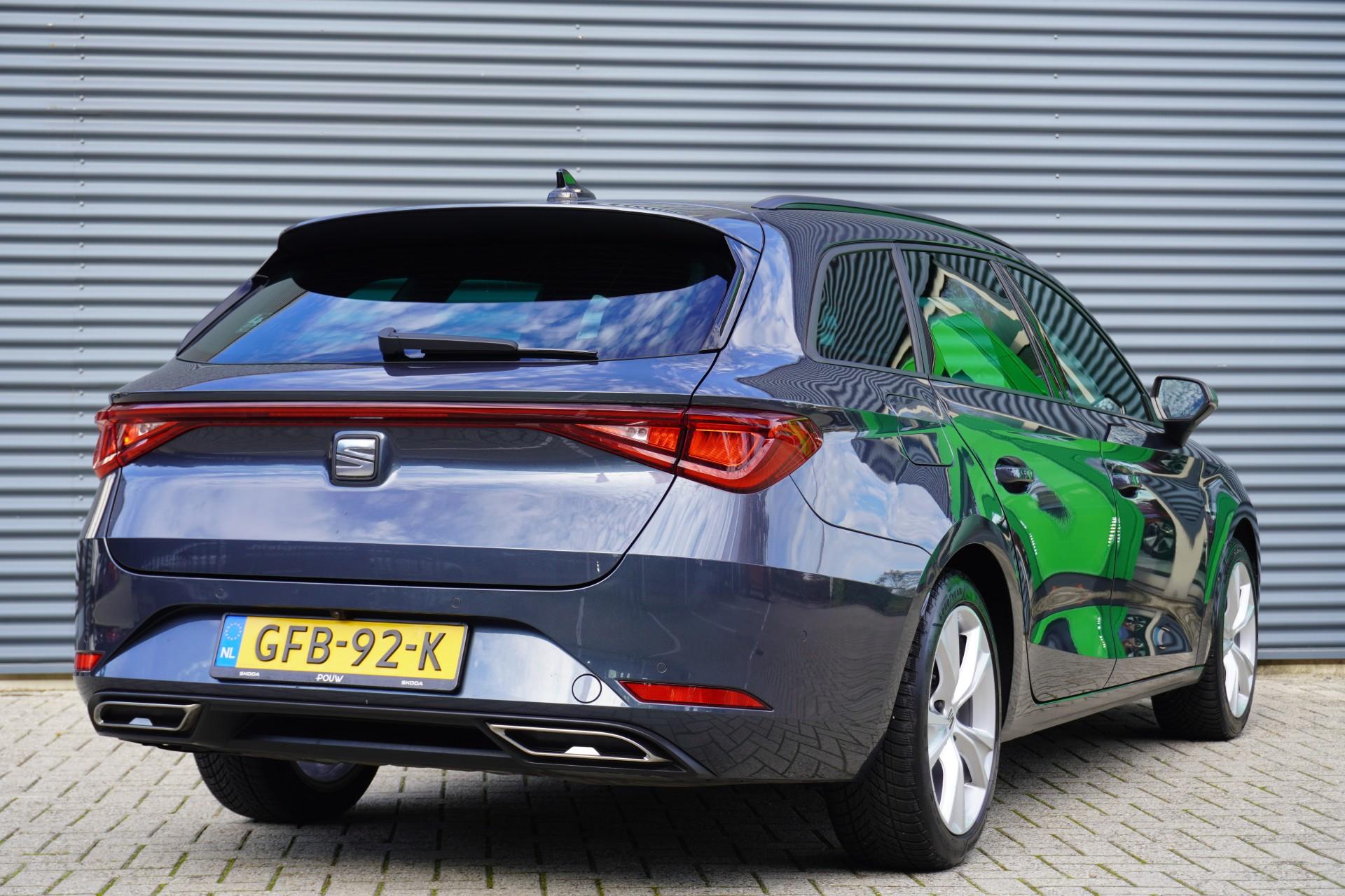 SEAT Leon Sportstourer 1.0 eTSI 110pk DSG FR Business Intense