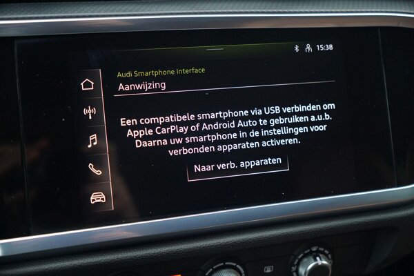 Apple Carplay/Android Auto Apple Carplay/Android Auto