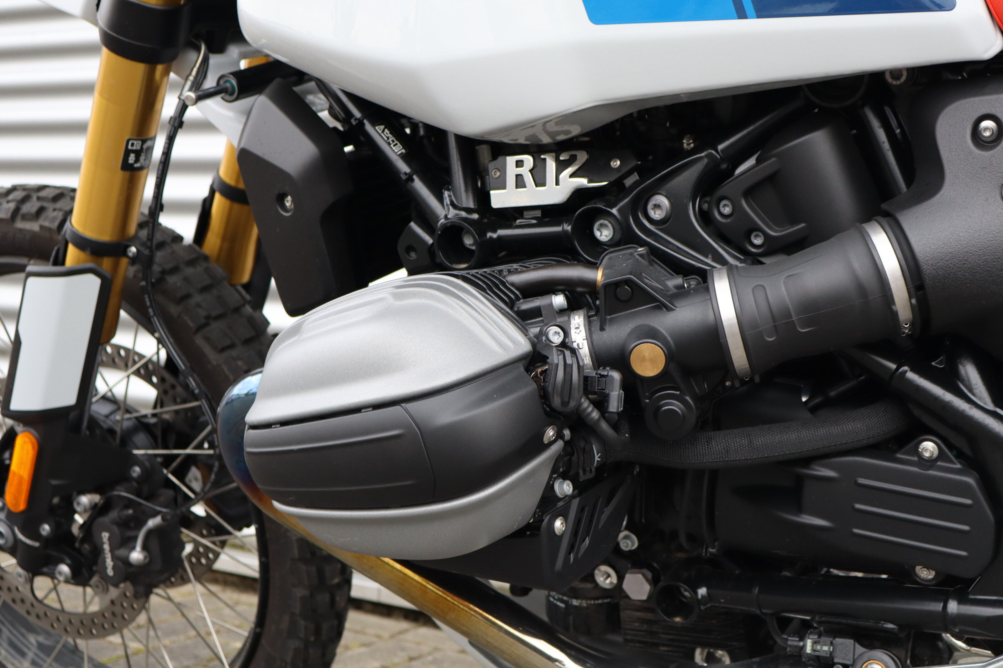 BMW R 12 8