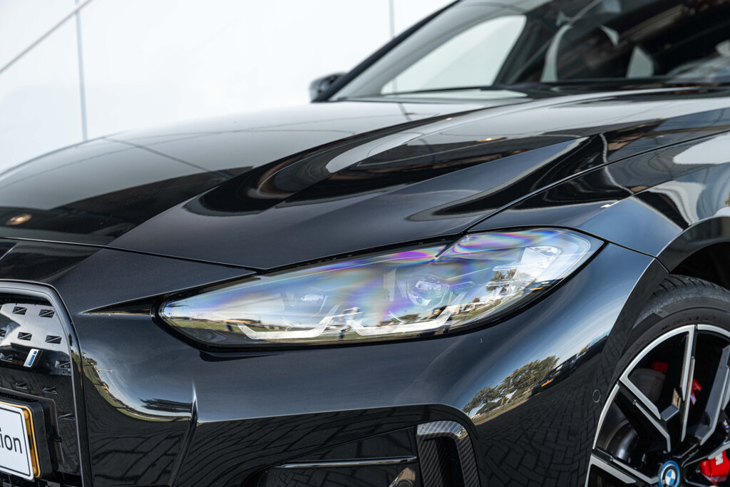 BMW i4 8