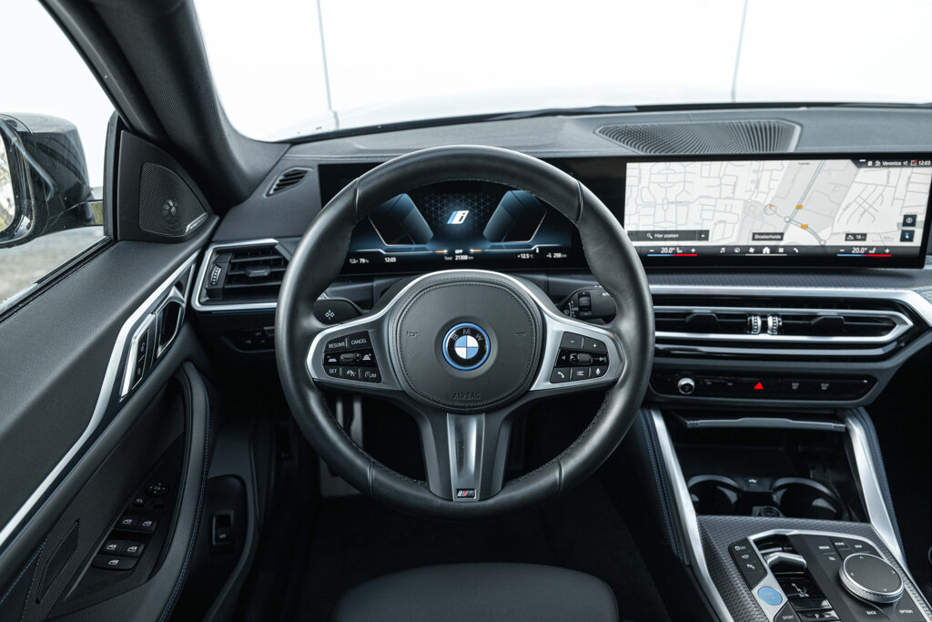 BMW i4 11