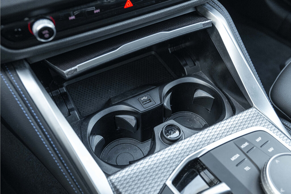 BMW i4 15