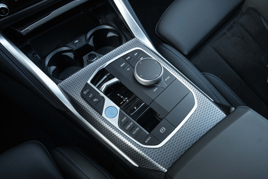 BMW i4 16