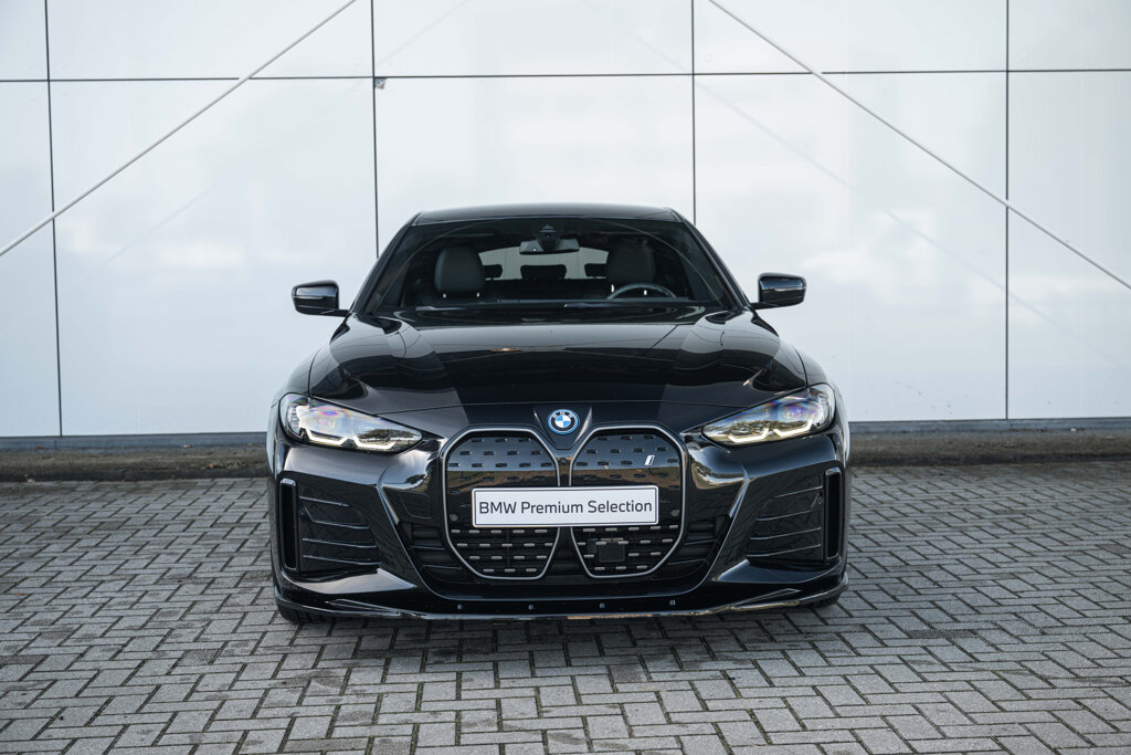 BMW i4 19