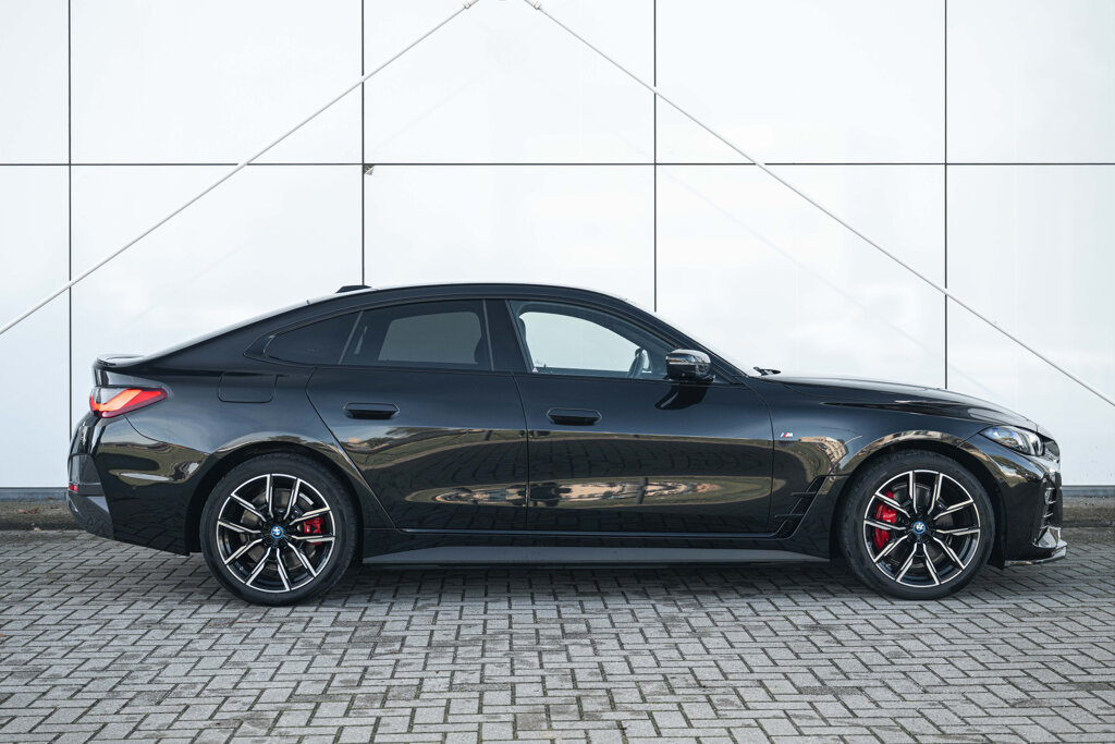 BMW i4 22