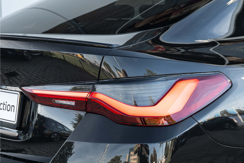 BMW i4 23