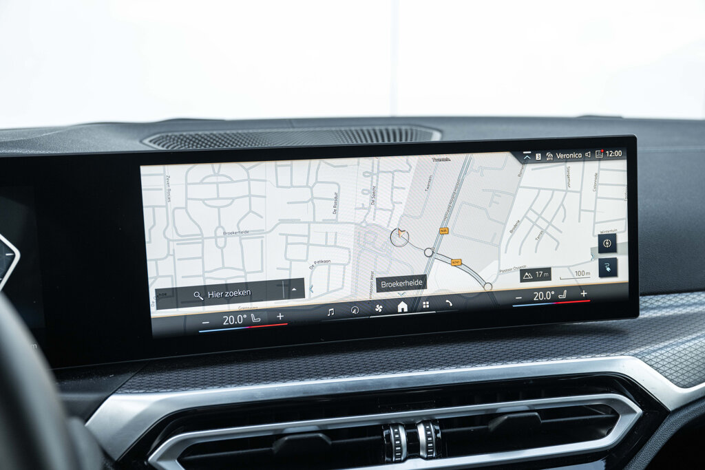 BMW i4 26