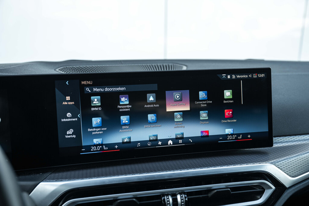 BMW i4 28