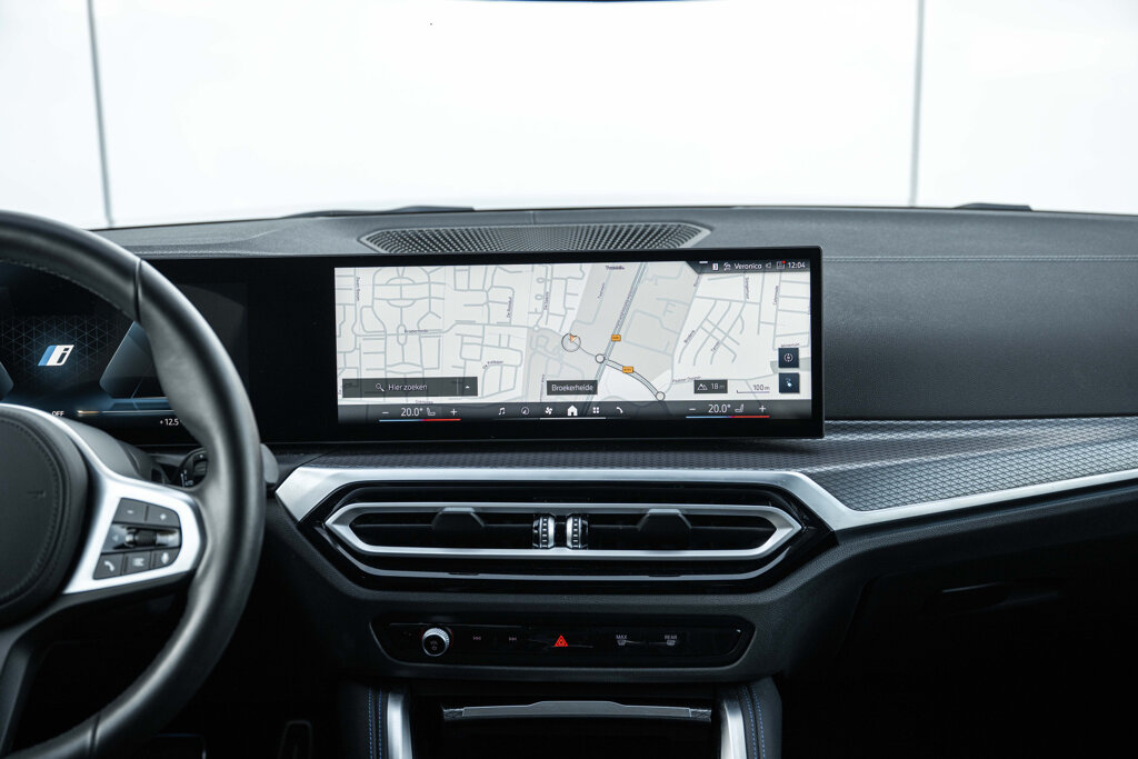 BMW i4 36