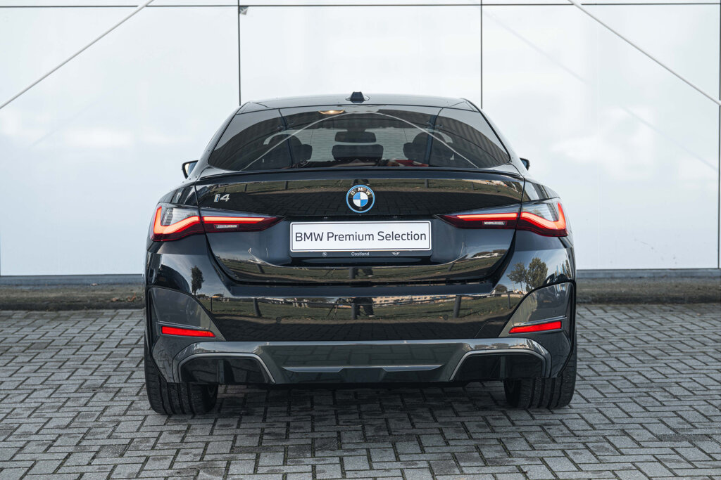 BMW i4 37