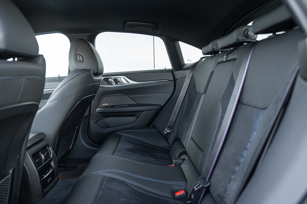BMW i4 44