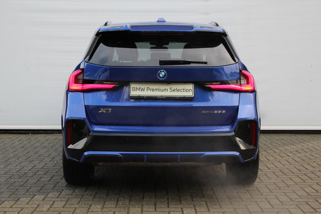 BMW X1 6