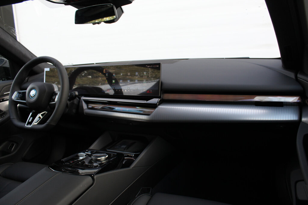 BMW i5 13