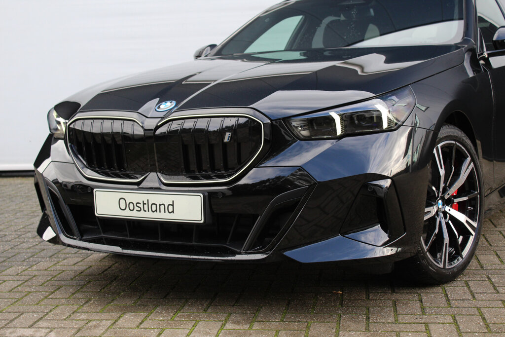 BMW i5 14