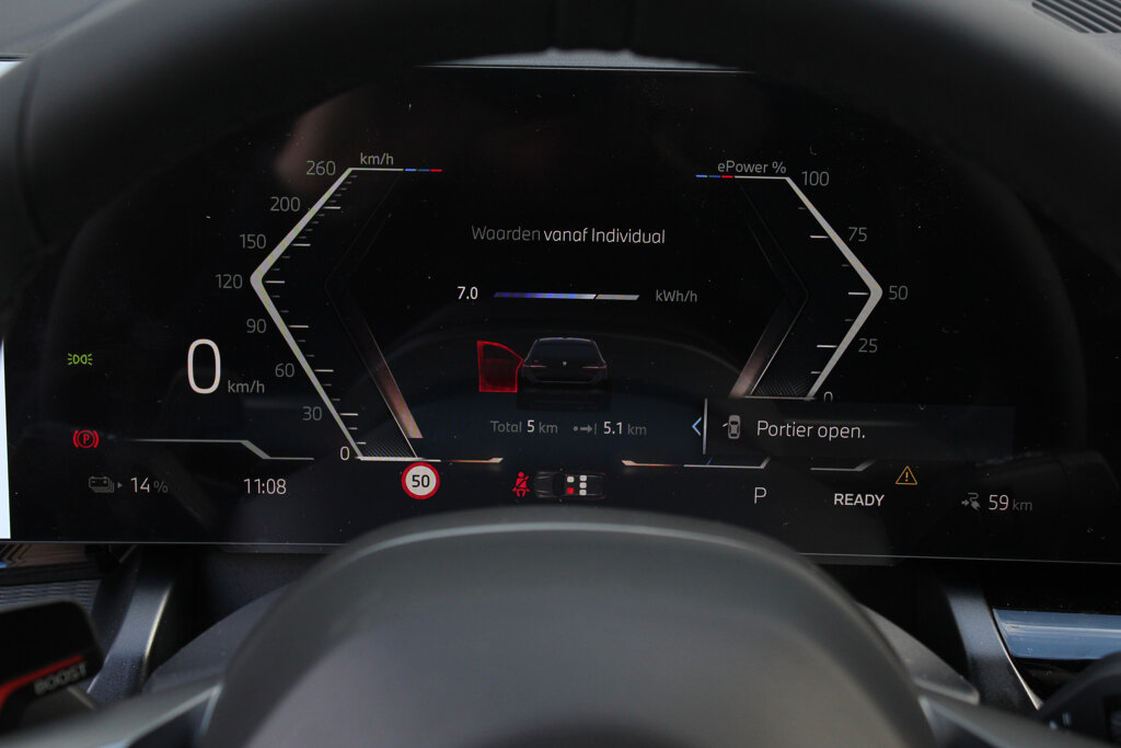 BMW i5 17