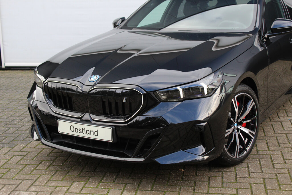 BMW i5 19