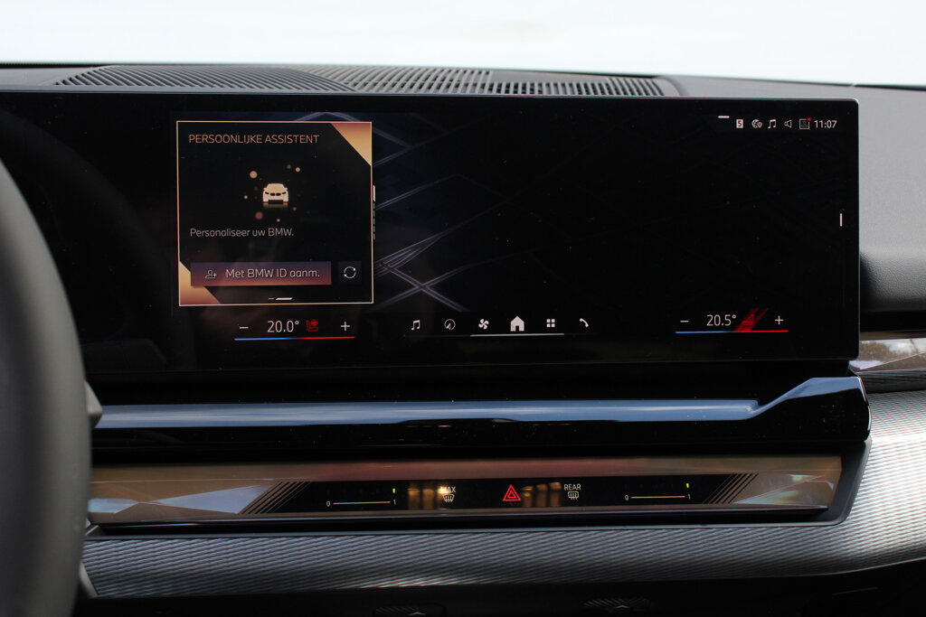 BMW i5 21