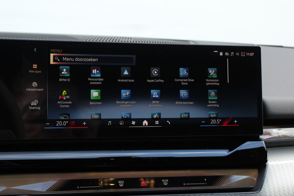 BMW i5 23