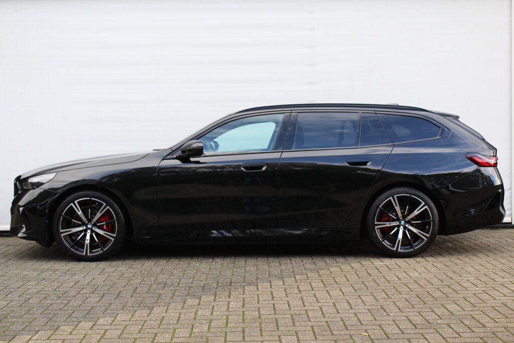 BMW i5 29