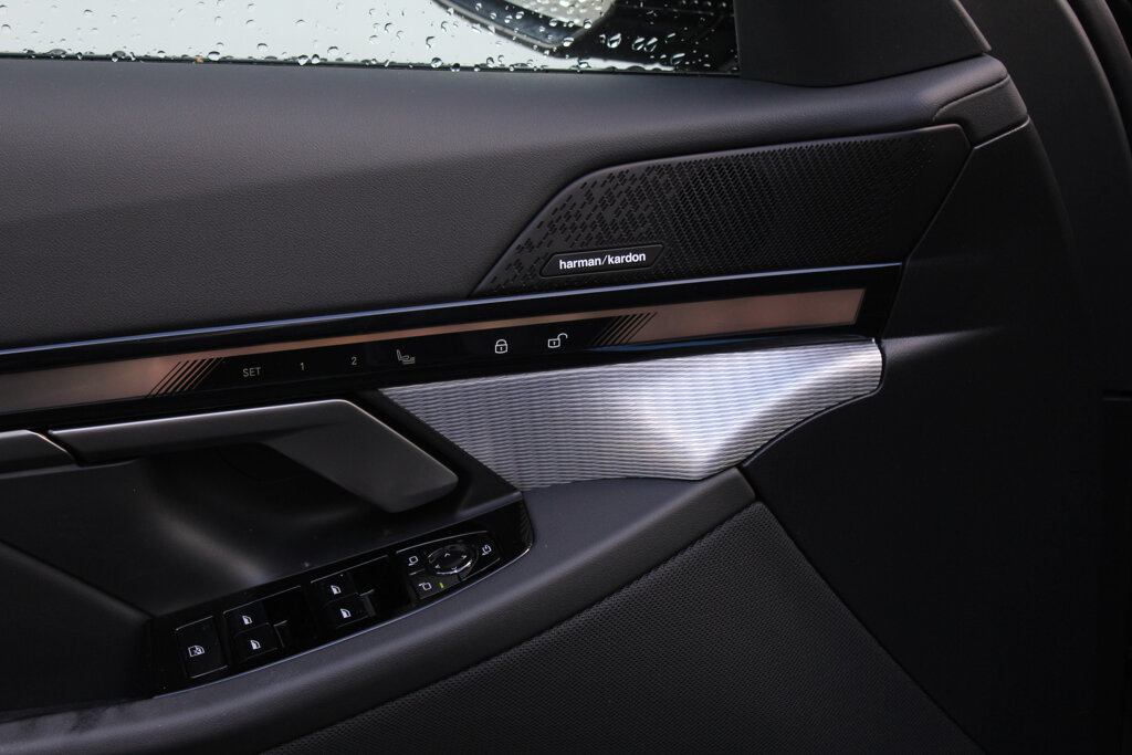 BMW i5 30