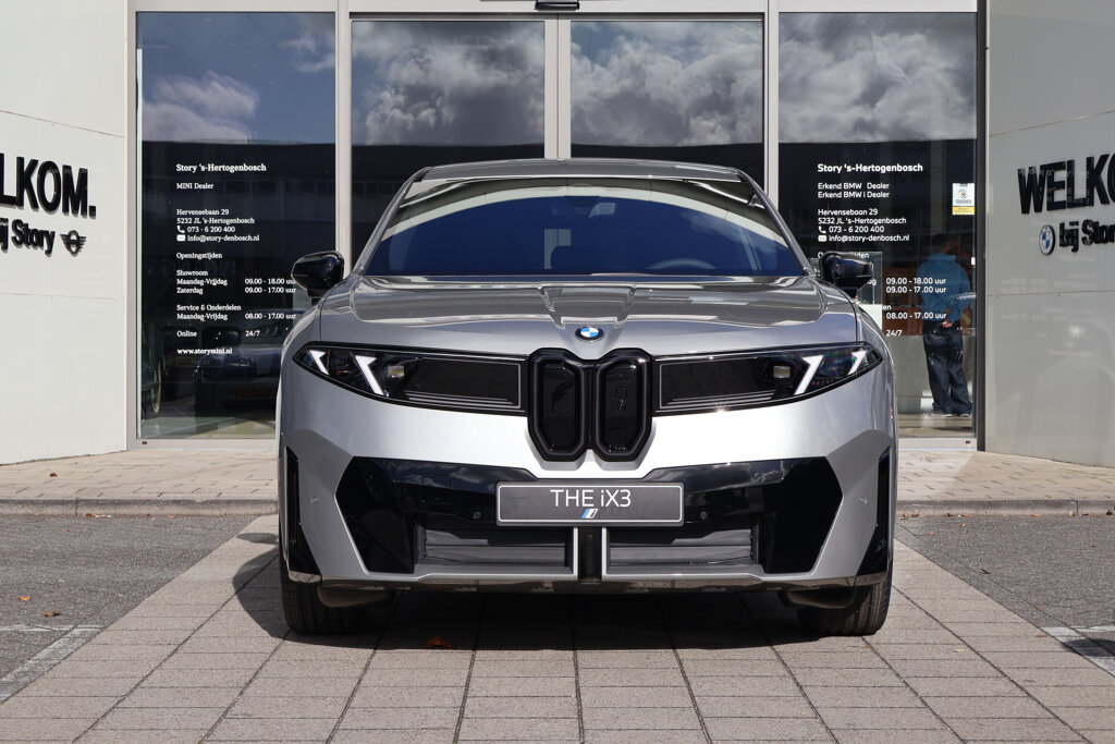 BMW iX3 2