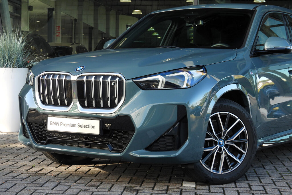 BMW iX1 6