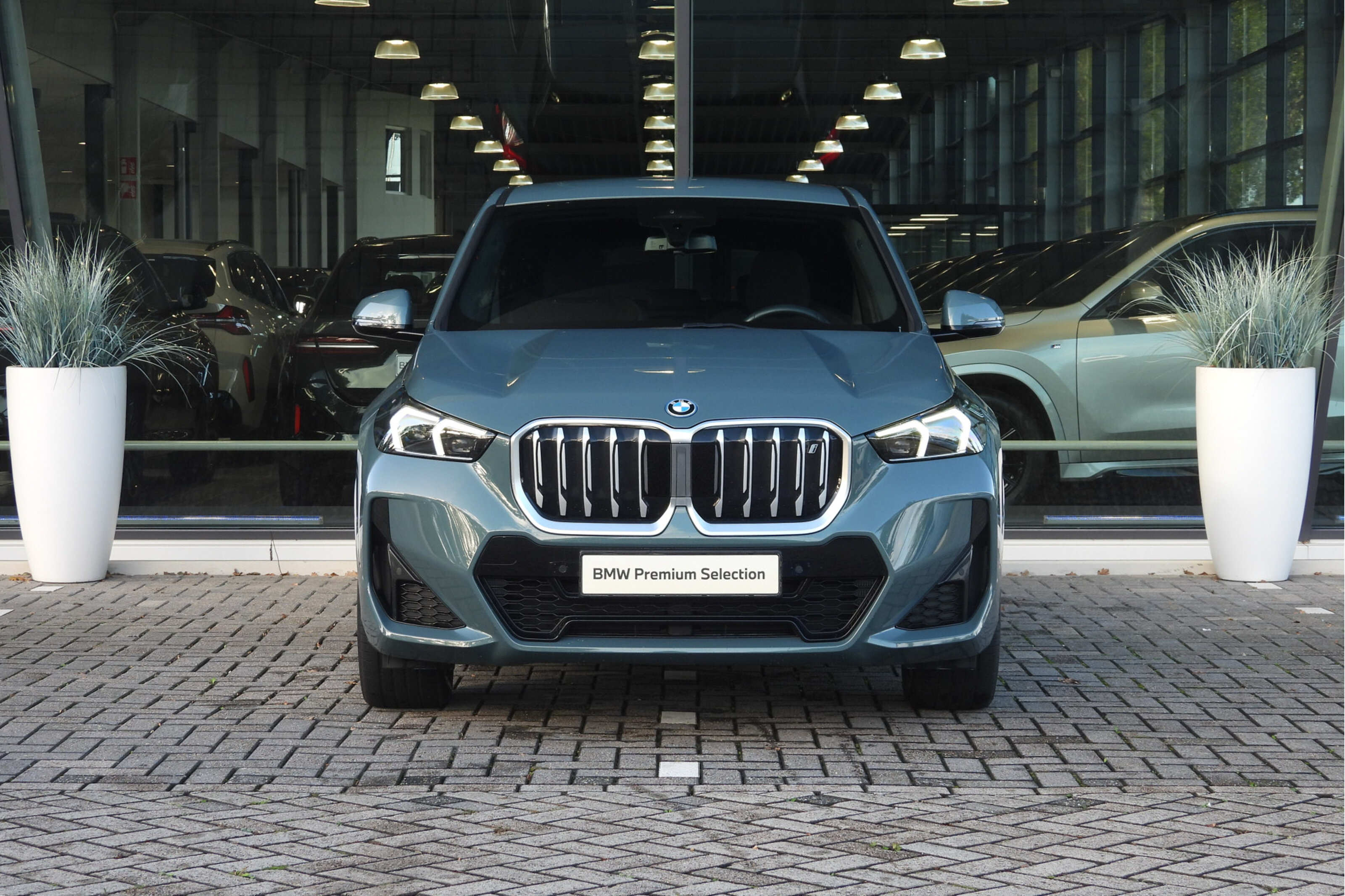 BMW iX1 8