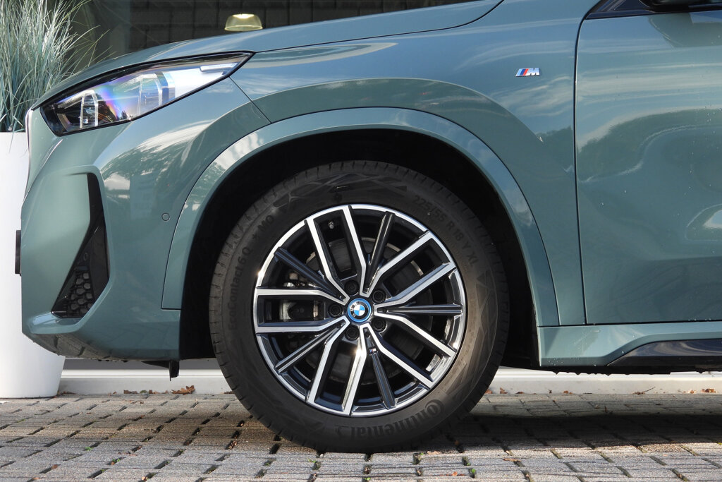 BMW iX1 15