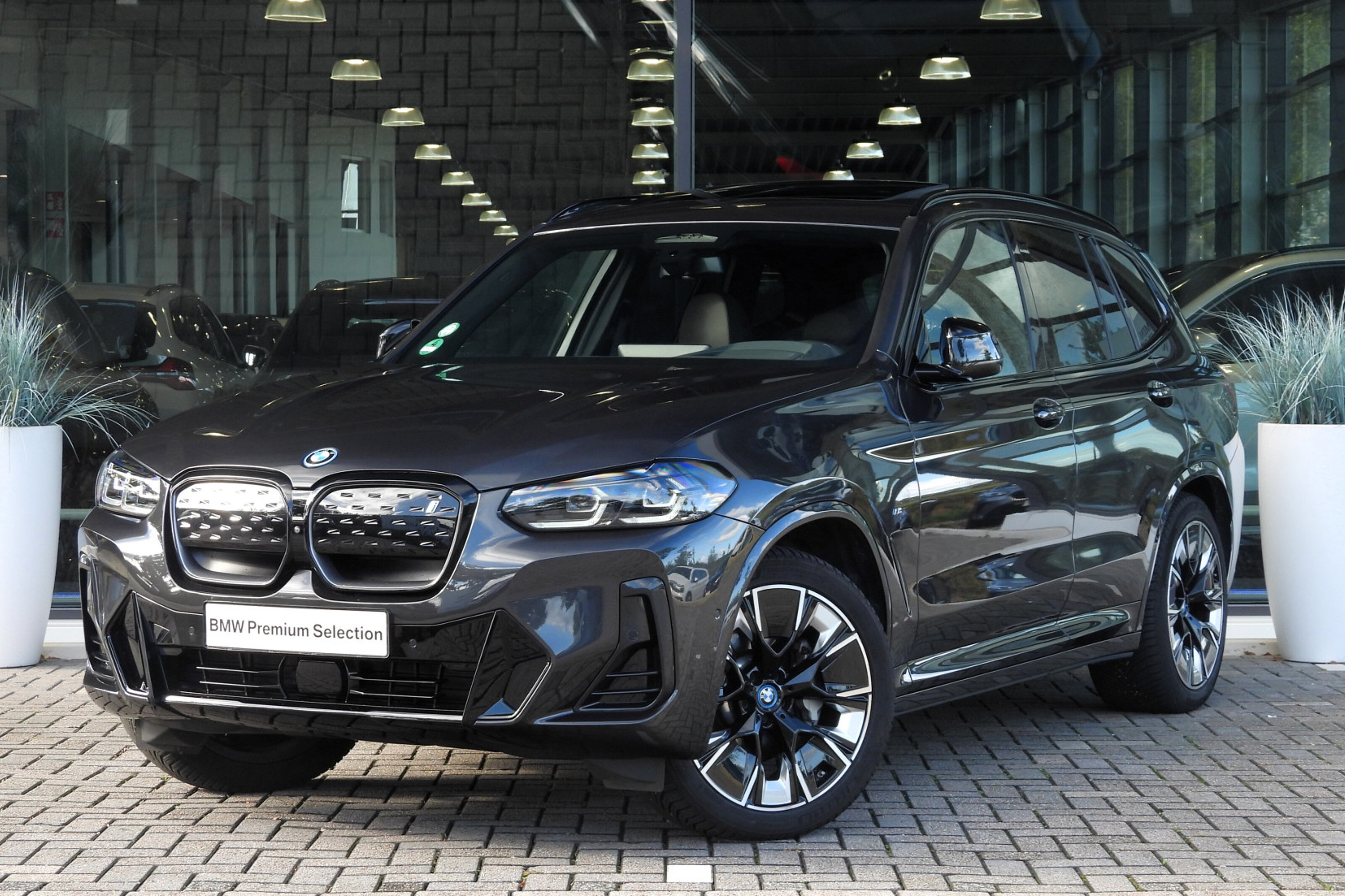BMW iX3 High Executive M Sport