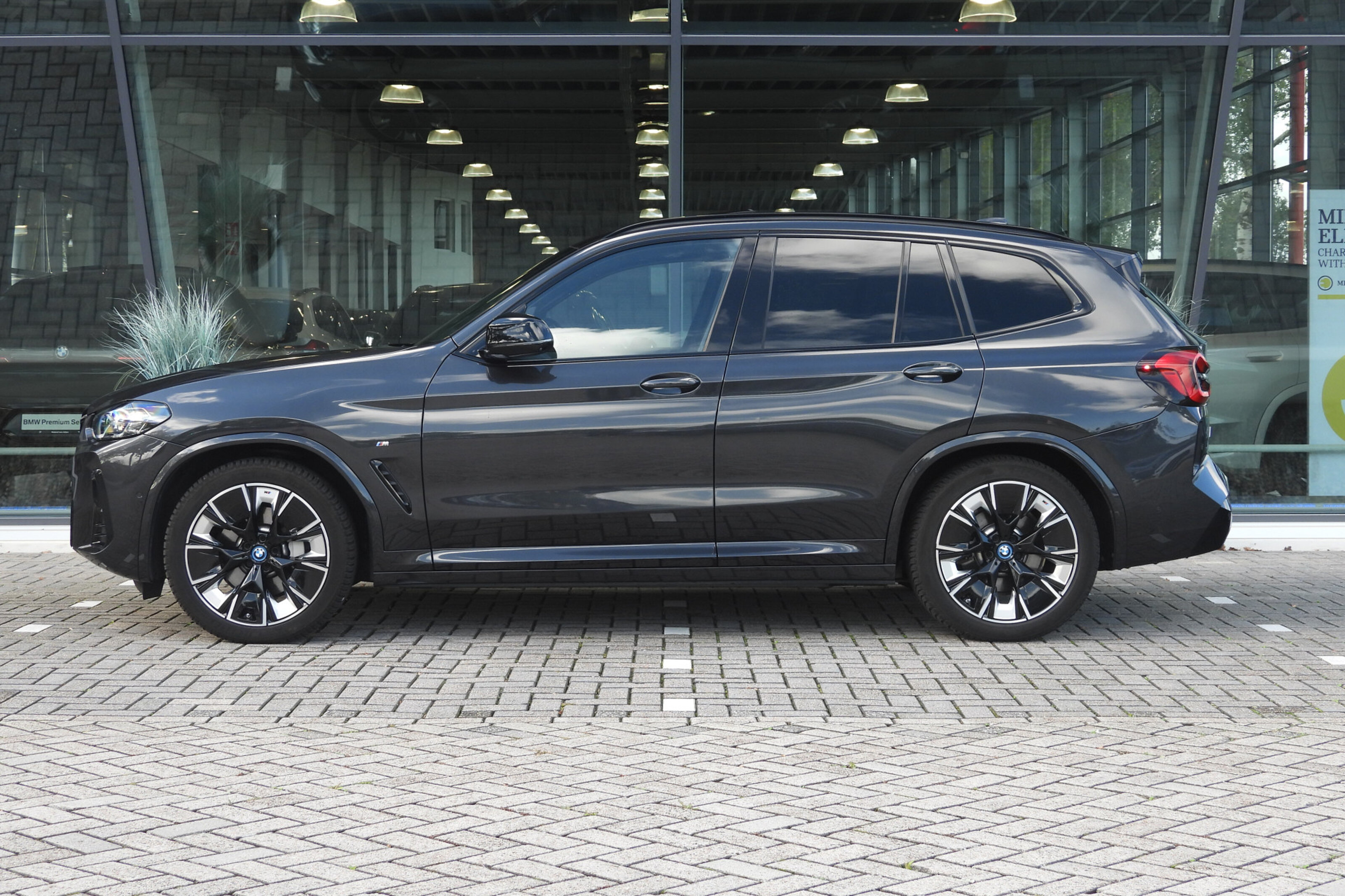 BMW iX3 High Executive M Sport