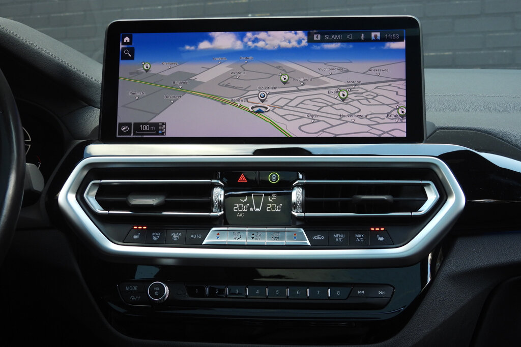 BMW iX3 29