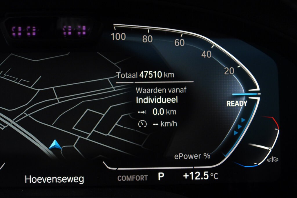 BMW iX3 36