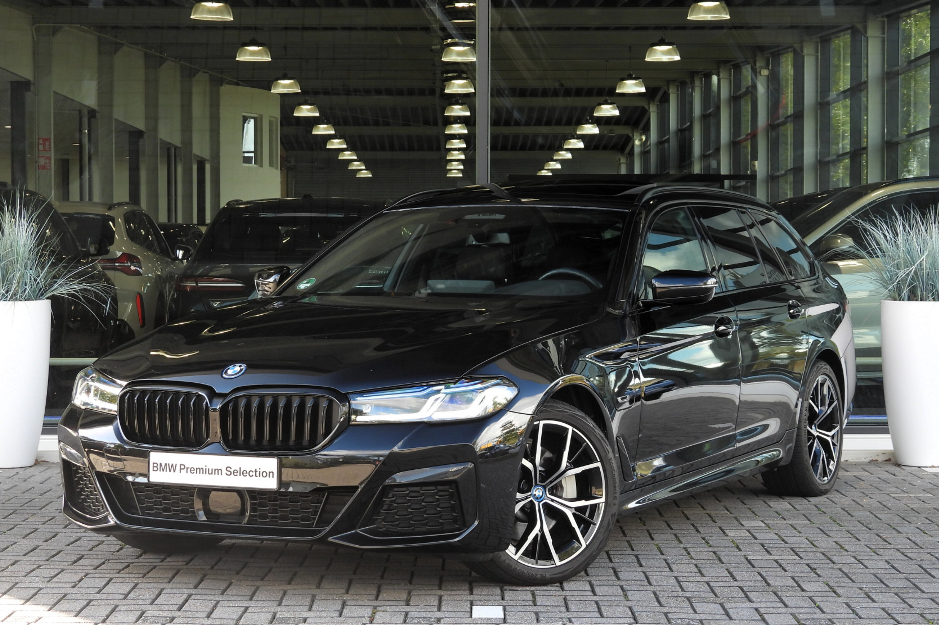 BMW 5 Serie Touring 530e xDrive Automaat