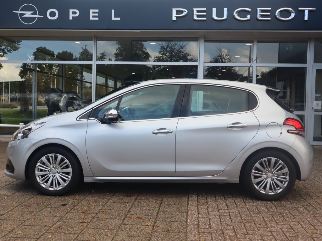 Peugeot 208 Allure PureTech 82pk 5-Drs, Rijklaarprijs, Navigatie Apple Carplay/Android auto Climate control sensoren - Afbeelding 2