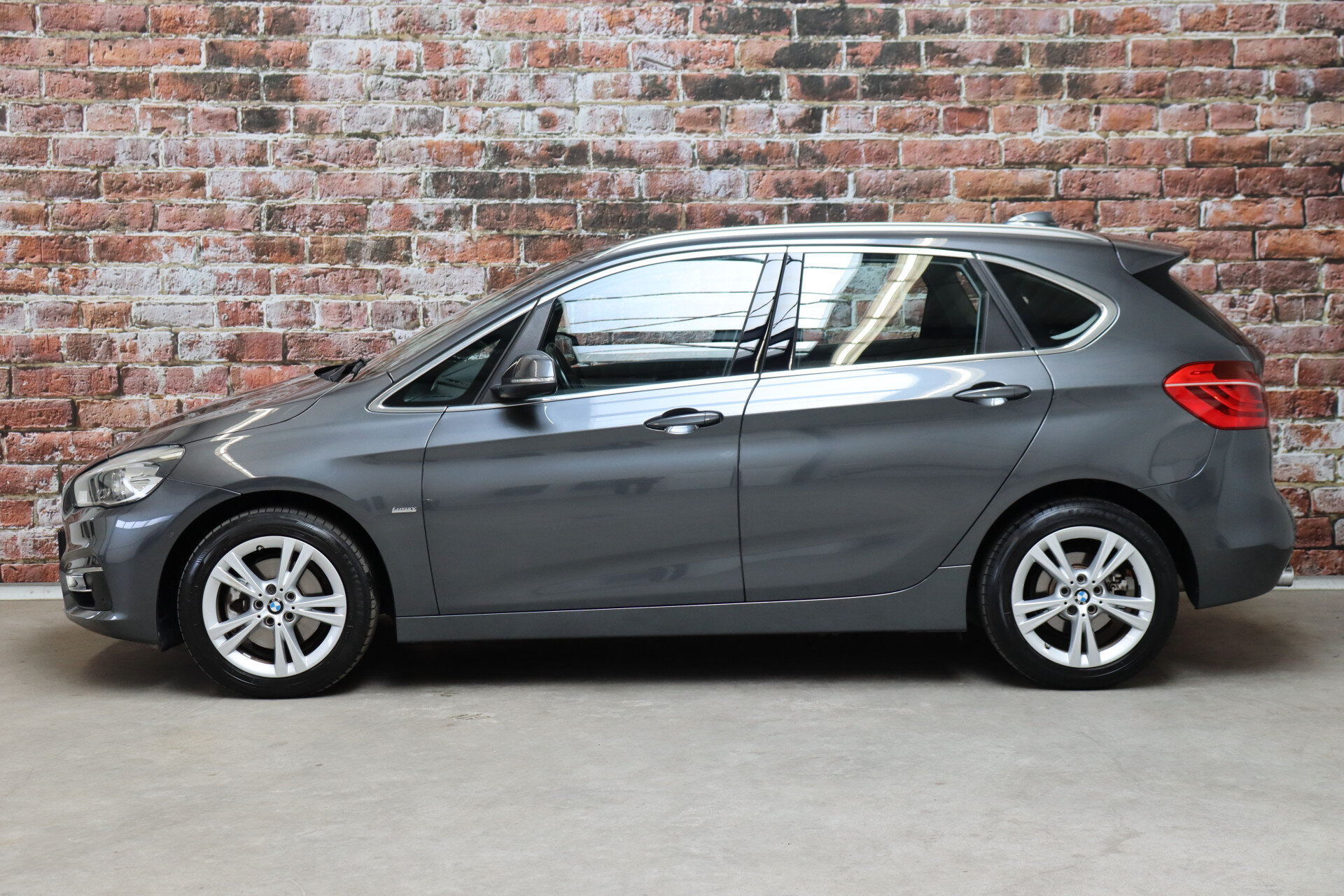 BMW 2 Serie Active Tourer 220i High Executive Luxury Line Automaat - Afbeelding 3
