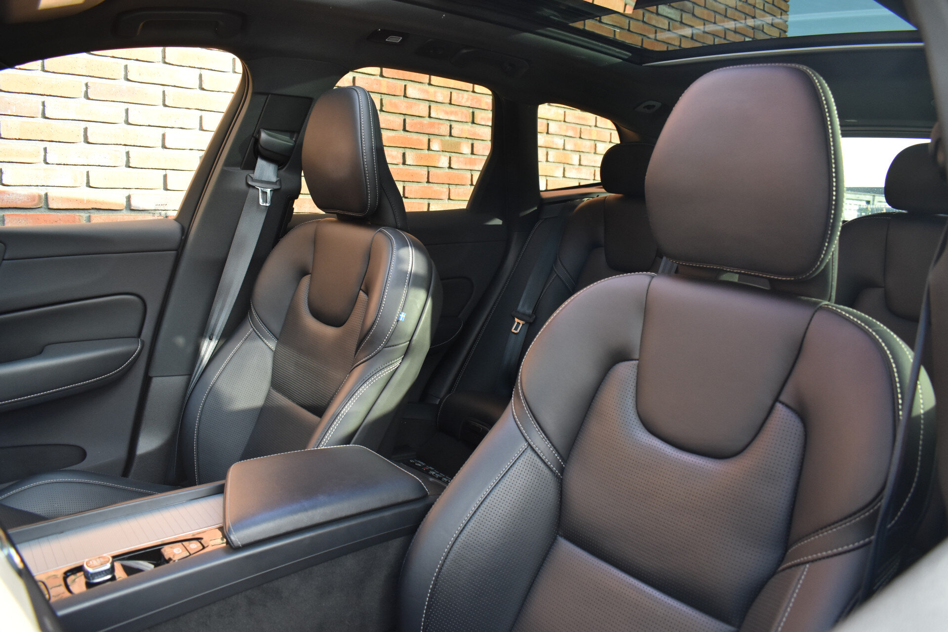 Volvo XC60 T6 340PK Plug-in hybrid AWD R-Design - Afbeelding 5