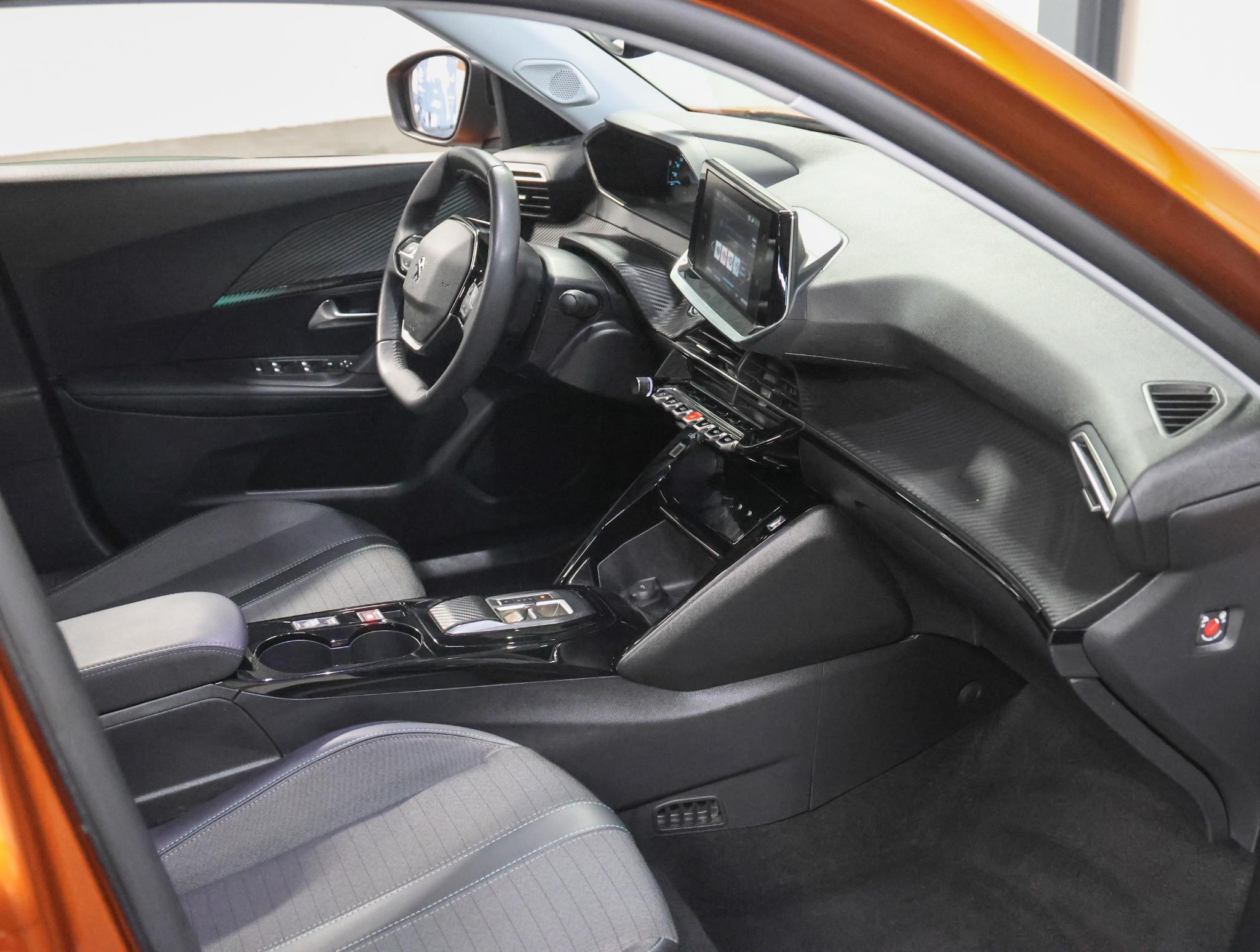 Peugeot e-2008