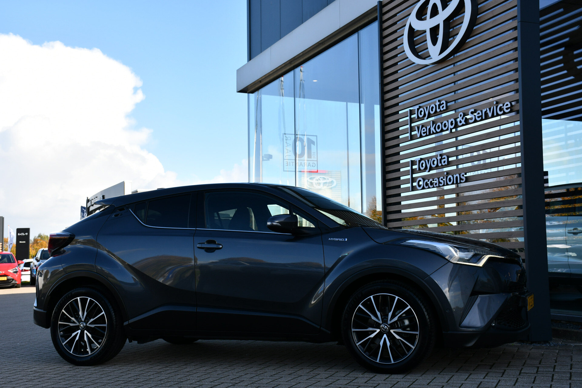 Toyota C-HR 1.8 Hybrid Premium Automaat 122pk - Afbeelding 3