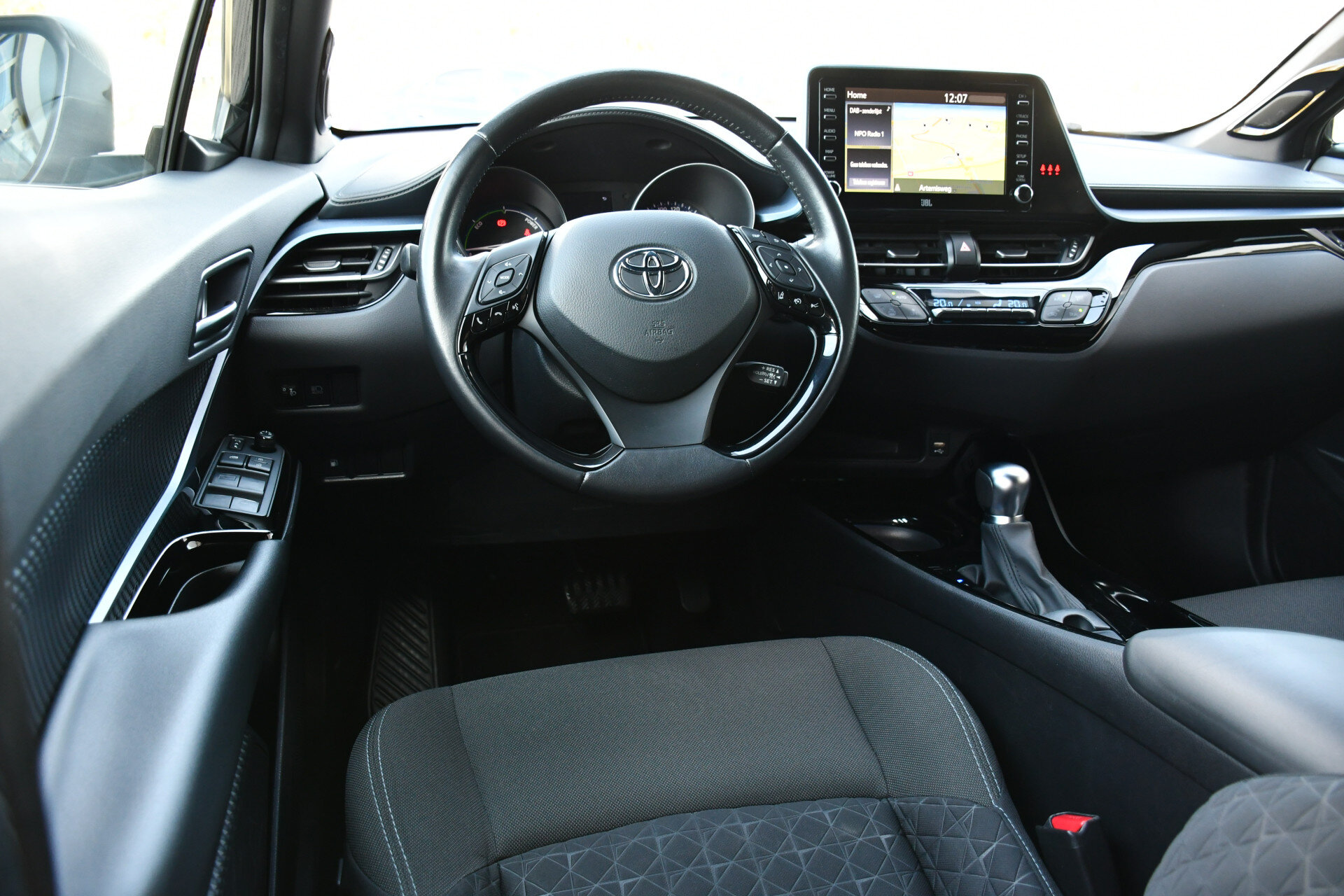 Toyota C-HR 2.0 Hybrid First Edition Automaat 184pk - Afbeelding 2