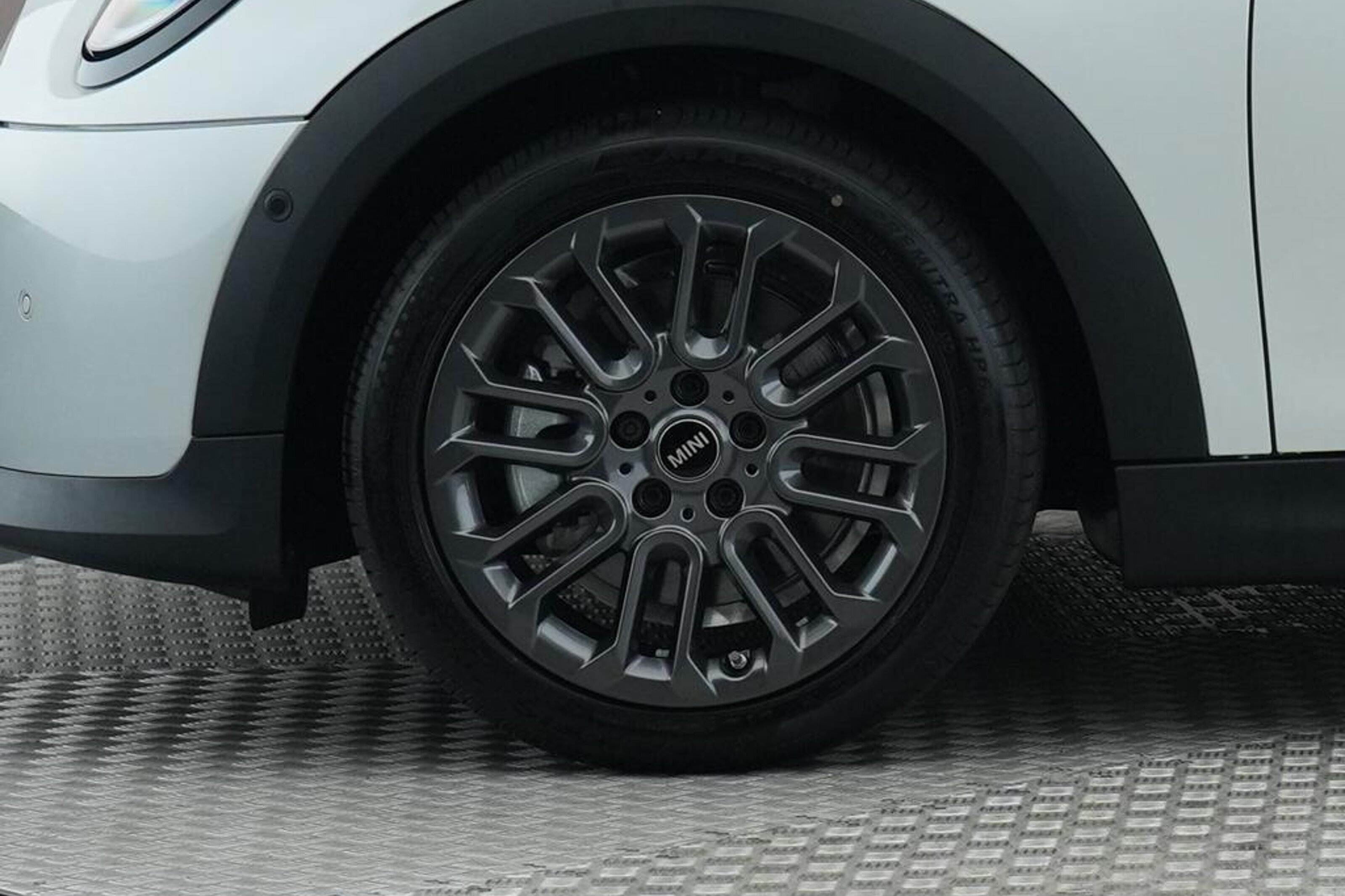 MINI 3-Deurs Hatchback Cooper C Automaat / Favoured / Pakket L
