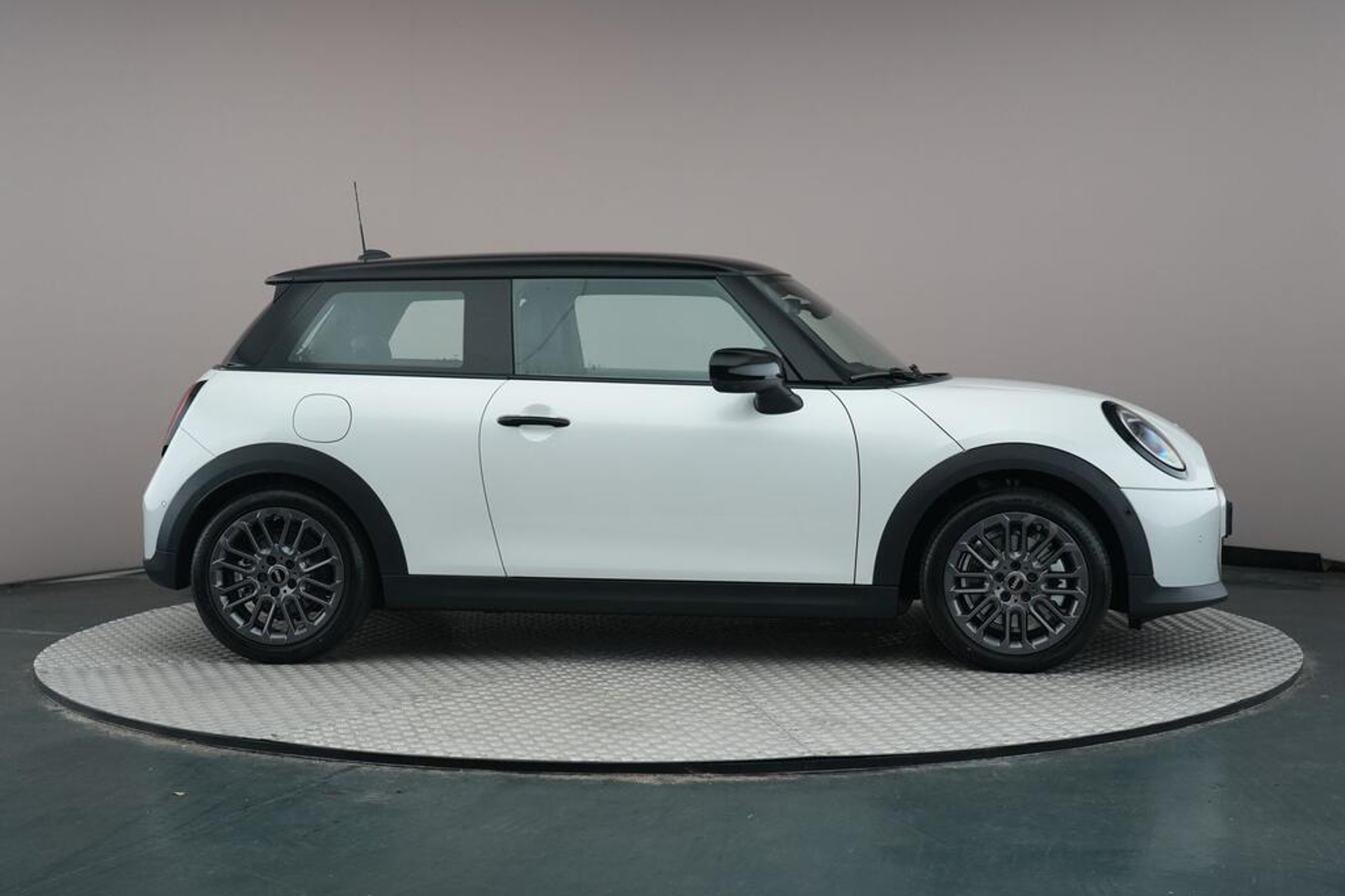 MINI 3-Deurs 7