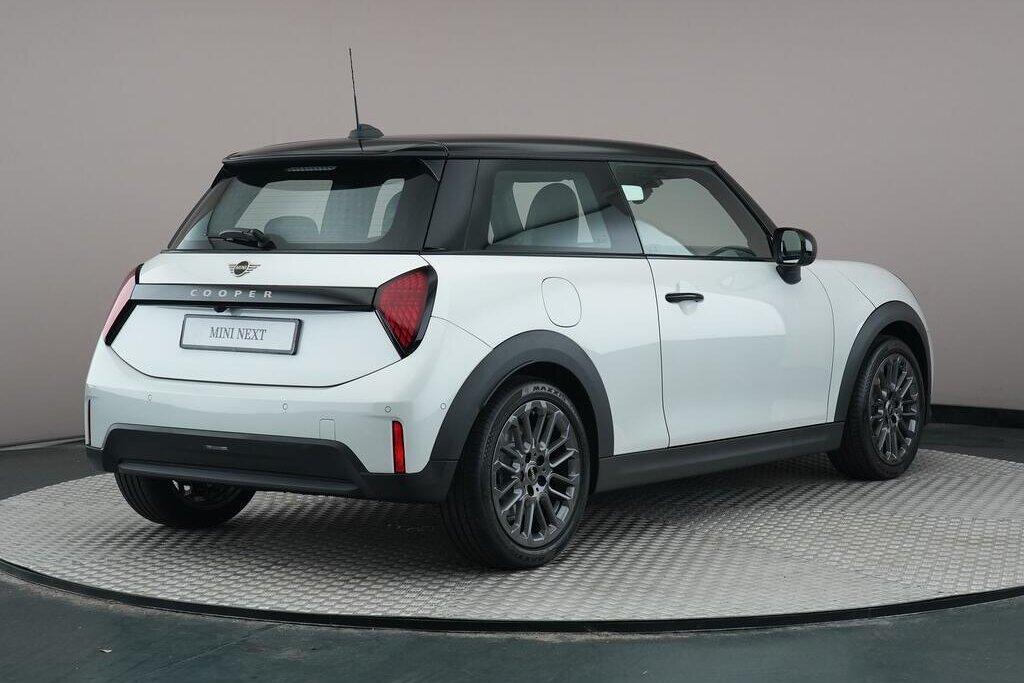 MINI 3-Deurs 12