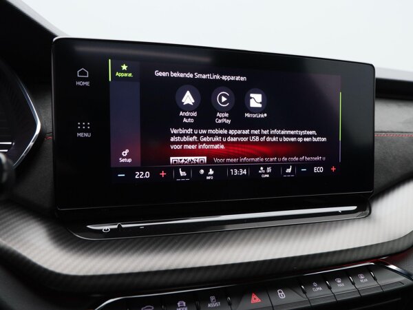 Apple Carplay/Android Auto Apple Carplay/Android Auto
