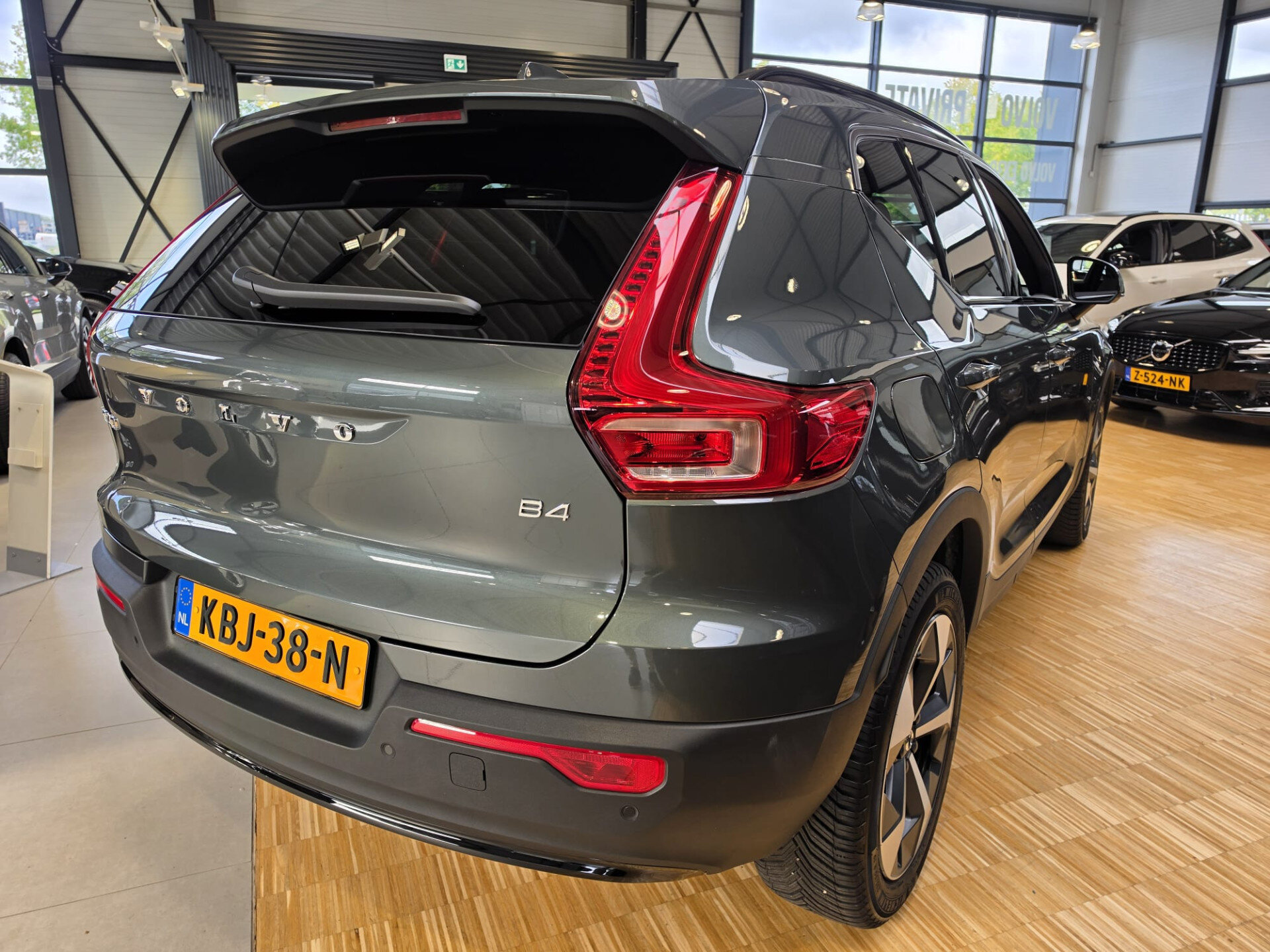 Volvo XC40 2.0 B4 Plus Dark - Afbeelding 5