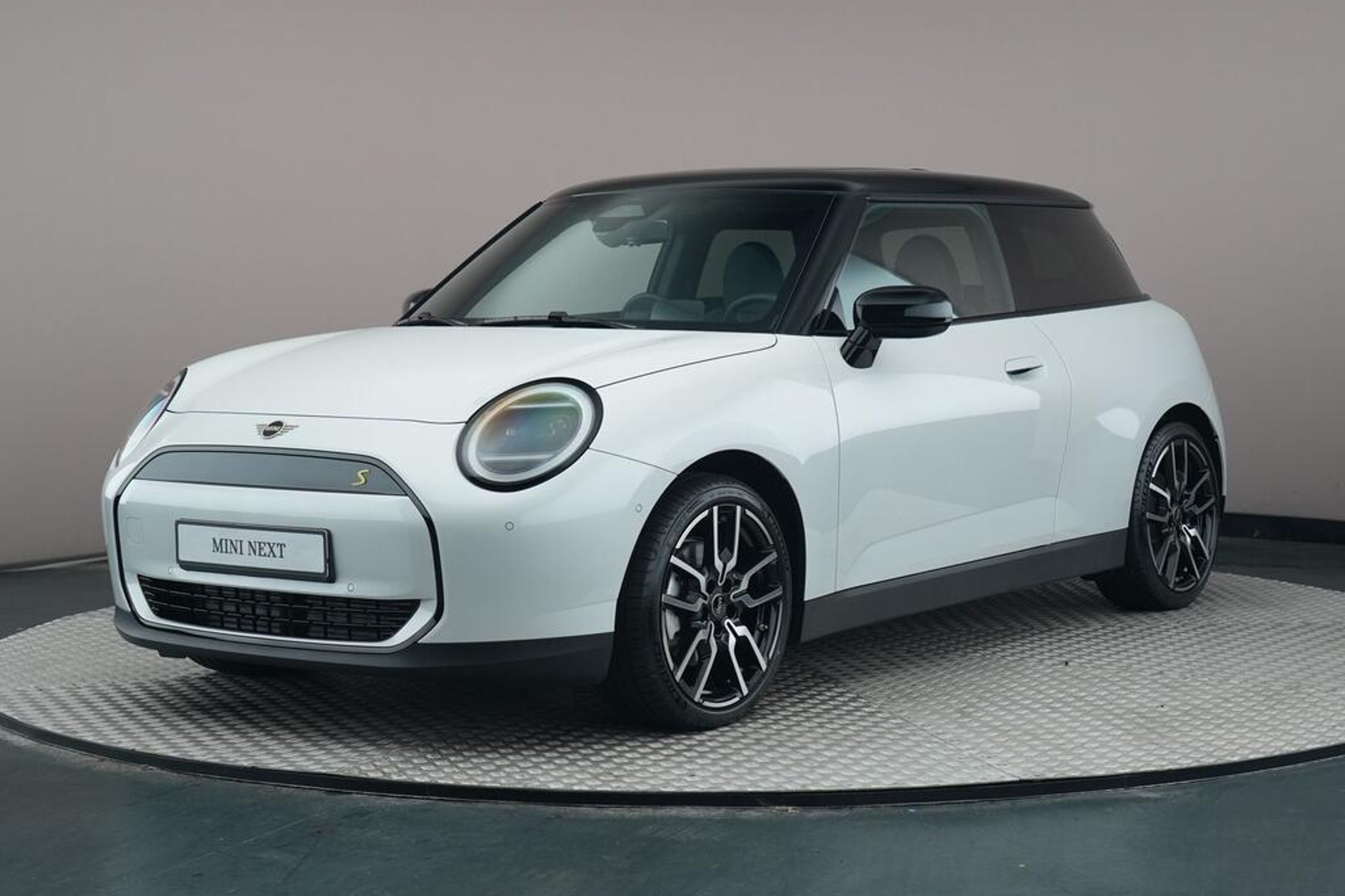 MINI Electric Hatchback Cooper SE / Classic / Pakket M